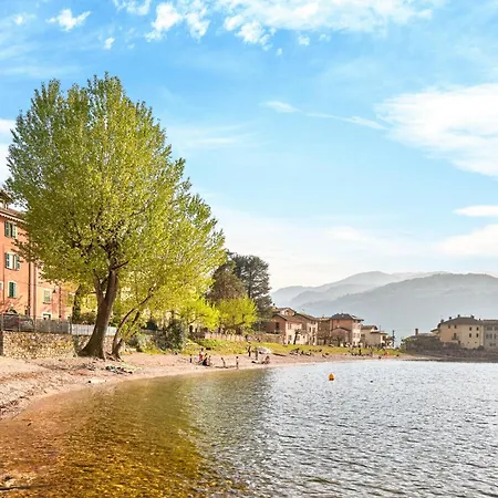 Lecco Retreat With Terrace & Free Parking Apartment